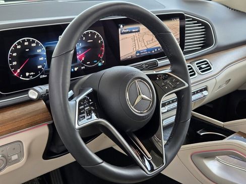 Used 2025 Mercedes-Benz GLE 350 4MATIC image 25