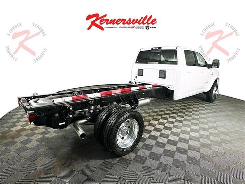 New 2026 RAM 4500 4x4 Crew Cab DRW image 7