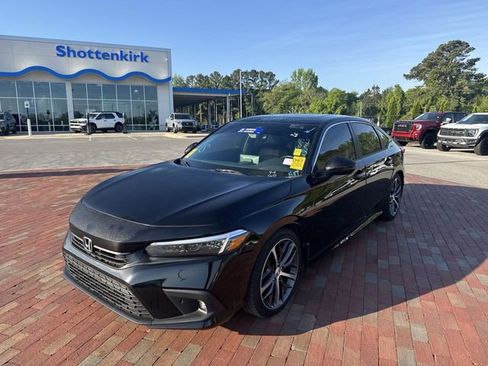 Certified 2024 Honda Civic Touring image 1