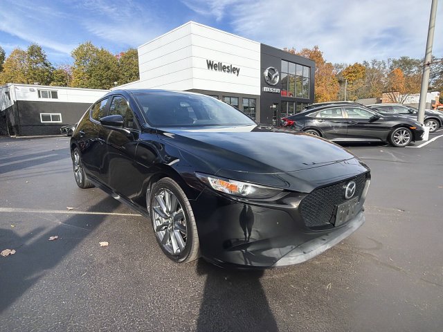 Used 2019 MAZDA MAZDA3 AWD Hatchback w/ Preferred Pkg image 2