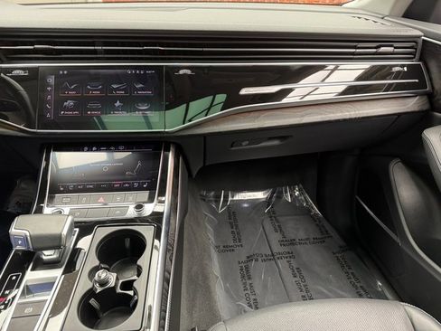 Used 2023 Audi Q8 Premium Plus image 17