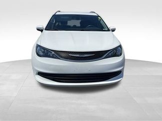 Used 2020 Chrysler Voyager Lxi FWD video 2