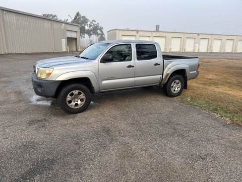 Used 2008 Toyota Tacoma PreRunner image 4