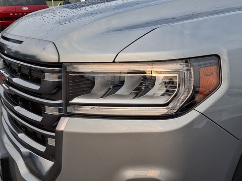 Used 2023 GMC Acadia AT4 AWD/4WD image 9