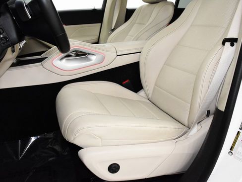 Used 2024 Mercedes-Benz GLE 450 4MATIC image 11