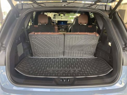 Used 2025 Lincoln Aviator Reserve w/ Equipment Group 201A AWD/4WD image 13