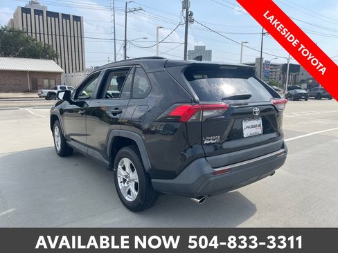 Used 2020 Toyota RAV4 XLE FWD image 3
