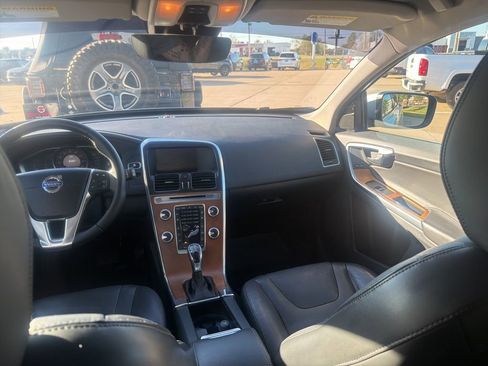 Used 2017 Volvo XC60 T5 Inscription image 21