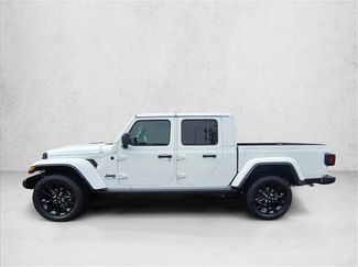 Used 2025 Jeep Gladiator Sport video 2