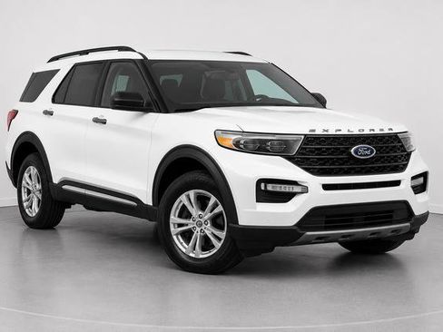 Used 2020 Ford Explorer XLT RWD image 1