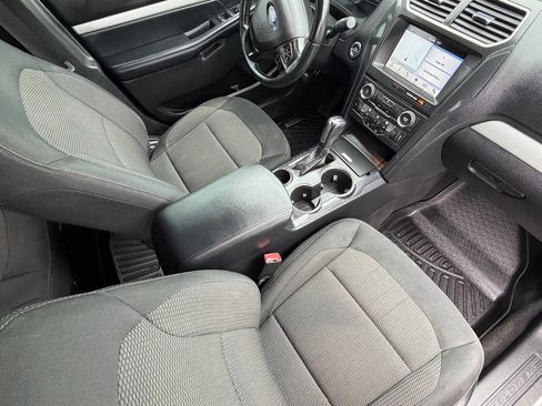 Used 2017 Ford Explorer XLT w/ Equipment Group 201A image 13