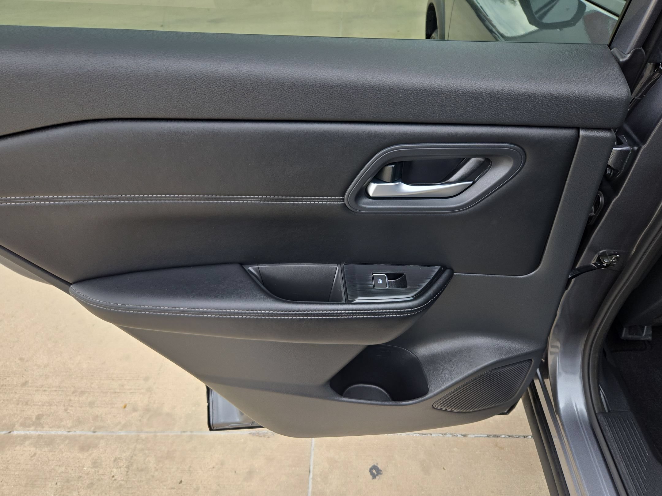 Certified 2026 Nissan Rogue SL FWD image 14