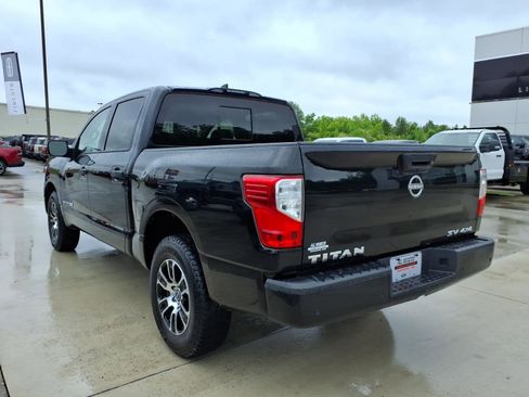 Used 2023 Nissan Titan SV AWD/4WD image 3