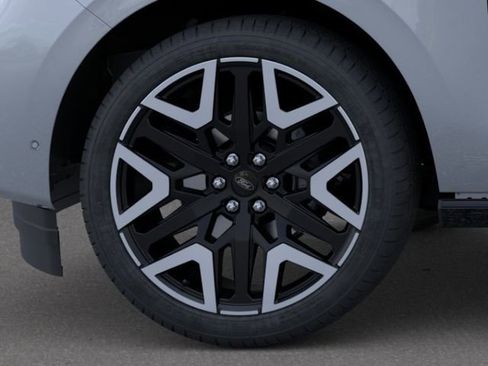 New 2026 Ford Expedition Max Platinum AWD/4WD image 19
