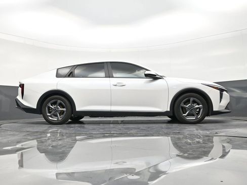 Used 2025 Kia K4 FWD image 25