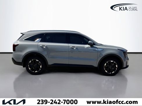 New 2026 Kia Sorento S image 6