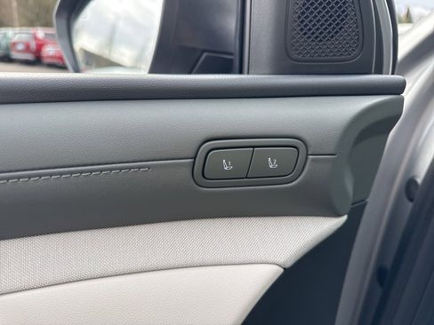 Used 2025 Hyundai Tucson Limited image 17