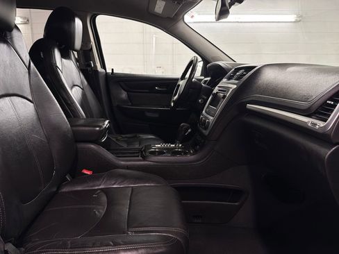 Used 2014 GMC Acadia SLT image 25