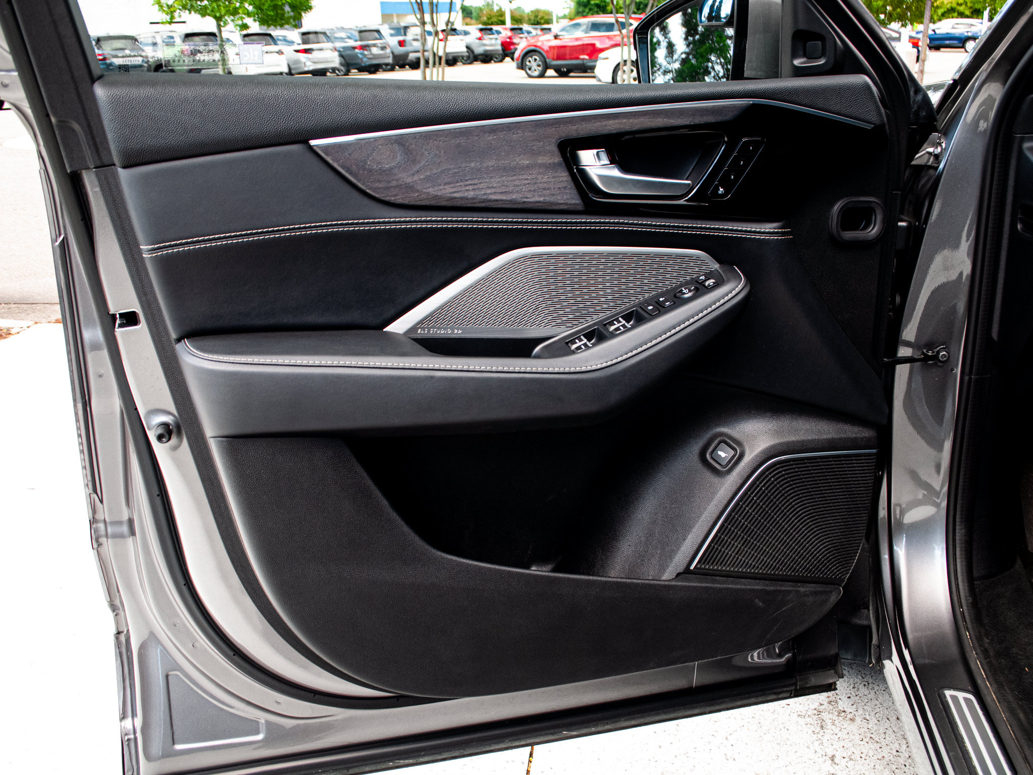 Used 2022 Acura MDX w/ Advance Package AWD/4WD image 14