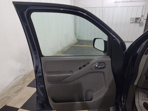 Used 2014 Nissan Frontier SV w/ SV Value Truck Package image 10