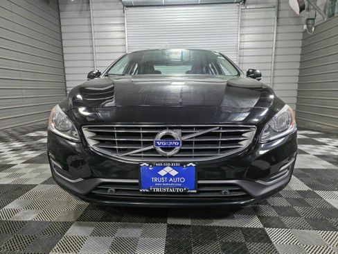 Used 2017 Volvo S60 T5 Inscription w/ Climate Package image 3