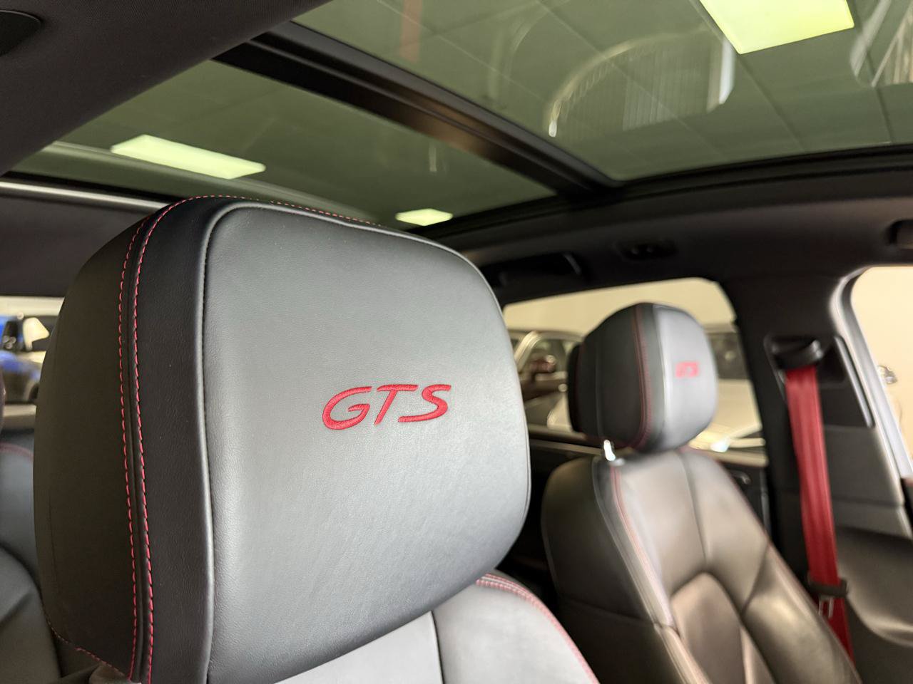 Used 2017 Porsche Macan GTS AWD/4WD image 27