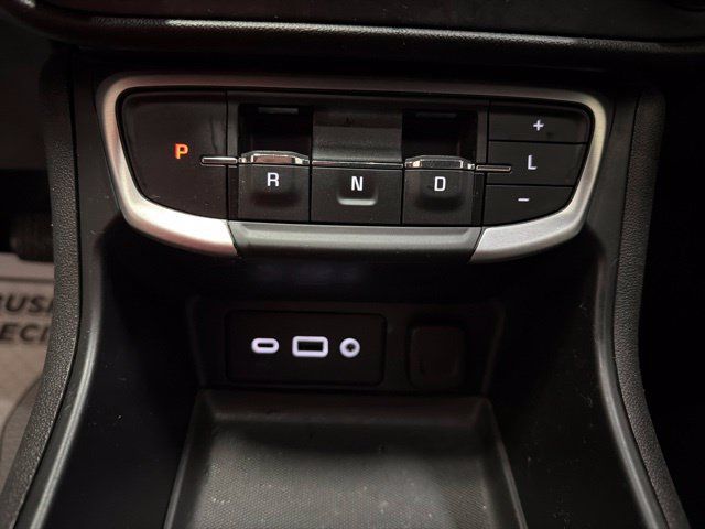 Used 2023 GMC Terrain SLE FWD image 21