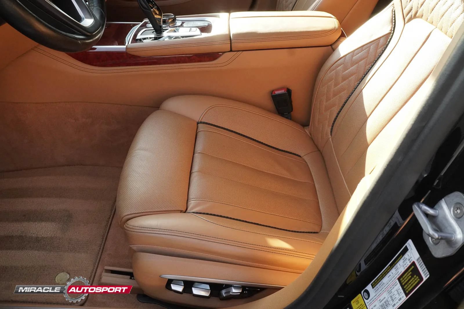 Used 2019 BMW ALPINA B7 xDrive w/ Luxury Rear Seating Package AWD/4WD image 18