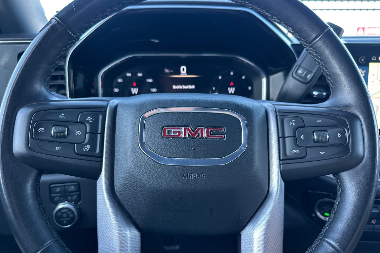 Used 2025 GMC Sierra 1500 SLT AWD/4WD image 33