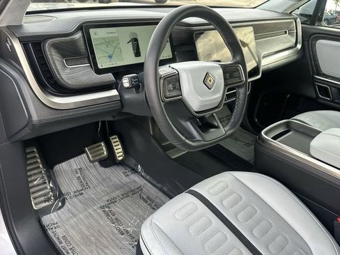 Used 2023 Rivian R1S Adventure image 10