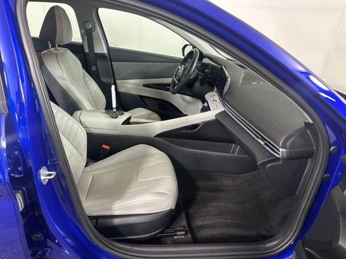 Used 2023 Hyundai Elantra Limited image 29
