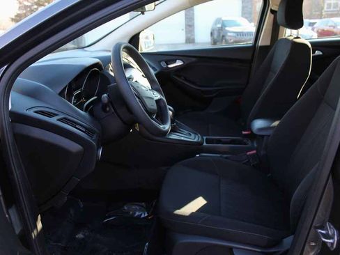 Used 2018 Ford Focus SE image 25