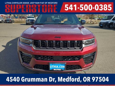 New 2026 Jeep Grand Cherokee Summit w/ Obsidian Package AWD/4WD image 14