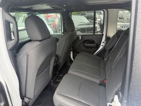 Used 2024 Jeep Wrangler Unlimited w/ Convenience Group AWD/4WD image 3