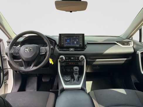 Used 2022 Toyota RAV4 LE AWD/4WD image 17