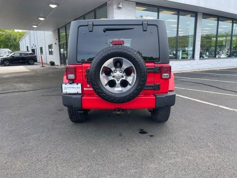 Used 2017 Jeep Wrangler Unlimited Sahara w/ Connectivity Group AWD/4WD image 31