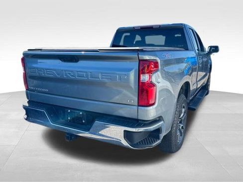 Used 2023 Chevrolet Silverado 1500 LT AWD/4WD image 3