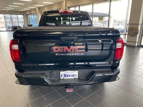 Used 2024 GMC Canyon Denali image 5