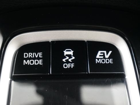 Used 2024 Toyota Corolla LE FWD image 19