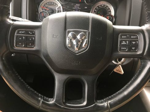 Used 2019 RAM 1500 Classic SLT w/ SLT Plus D←cor Group AWD/4WD image 15