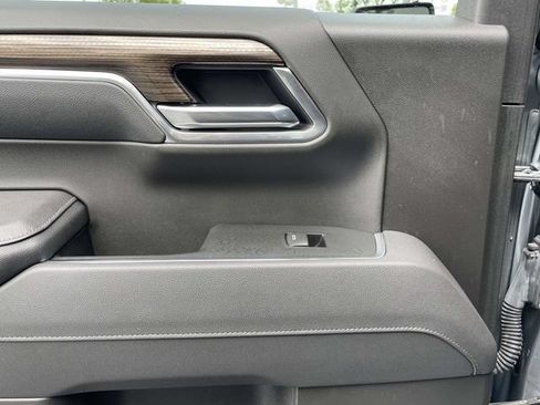 Used 2025 Chevrolet Silverado 1500 LT Trail Boss w/ Convenience Package II AWD/4WD image 25