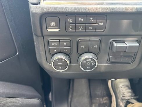 Used 2025 Chevrolet Tahoe Z71 w/ Z71 Off-Road Package AWD/4WD image 17