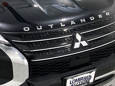 Used 2023 Mitsubishi Outlander SE image 35