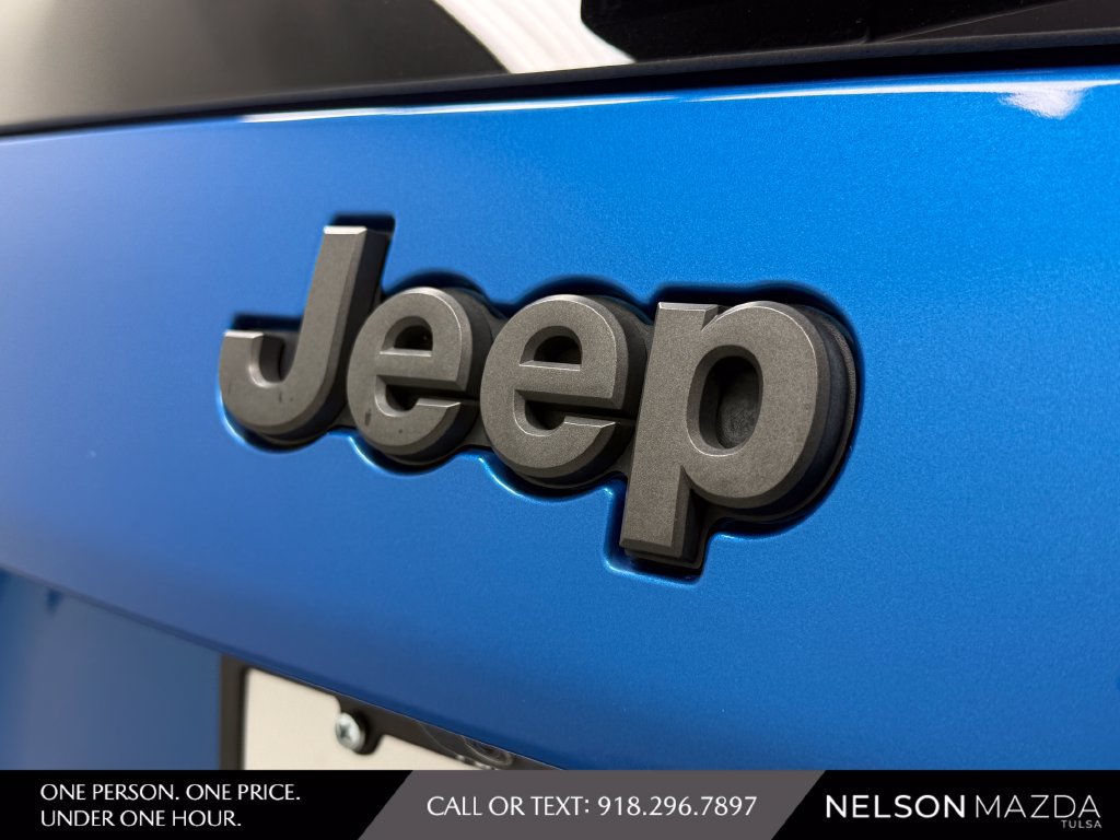 Used 2019 Jeep Cherokee Trailhawk w/ Comfort/Convenience Group AWD/4WD image 18