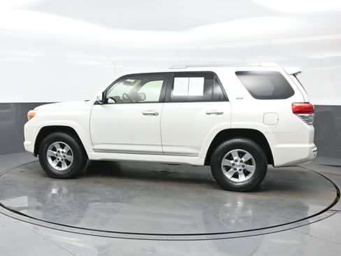 Used 2013 Toyota 4Runner SR5 image 3