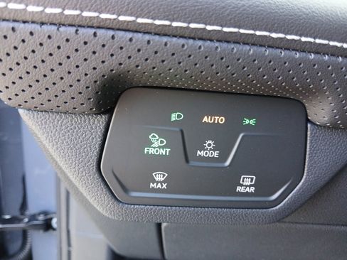 New 2026 Volkswagen Atlas SE FWD image 12