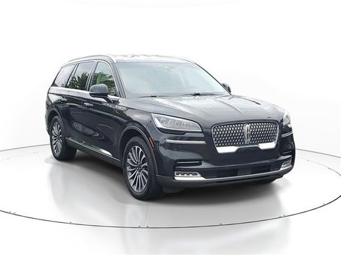 Used 2020 Lincoln Aviator Reserve w/ Elements Package Plus image 2