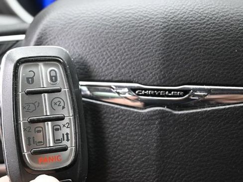 Certified 2024 Chrysler Pacifica Touring-L FWD image 49