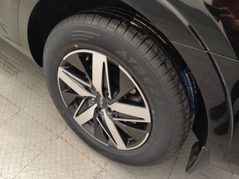 Used 2022 Kia Sorento S FWD image 31