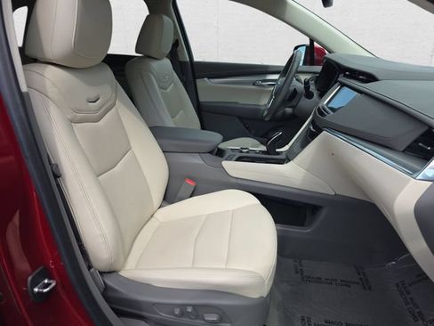 Used 2021 Cadillac XT5 Premium Luxury w/ LPO, Floor Liner Package AWD/4WD image 10